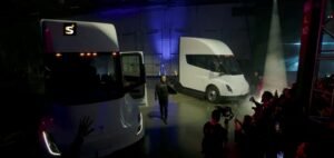 Read more about the article Tesla Begins Semi Electric Truck Deliveries To First Customers